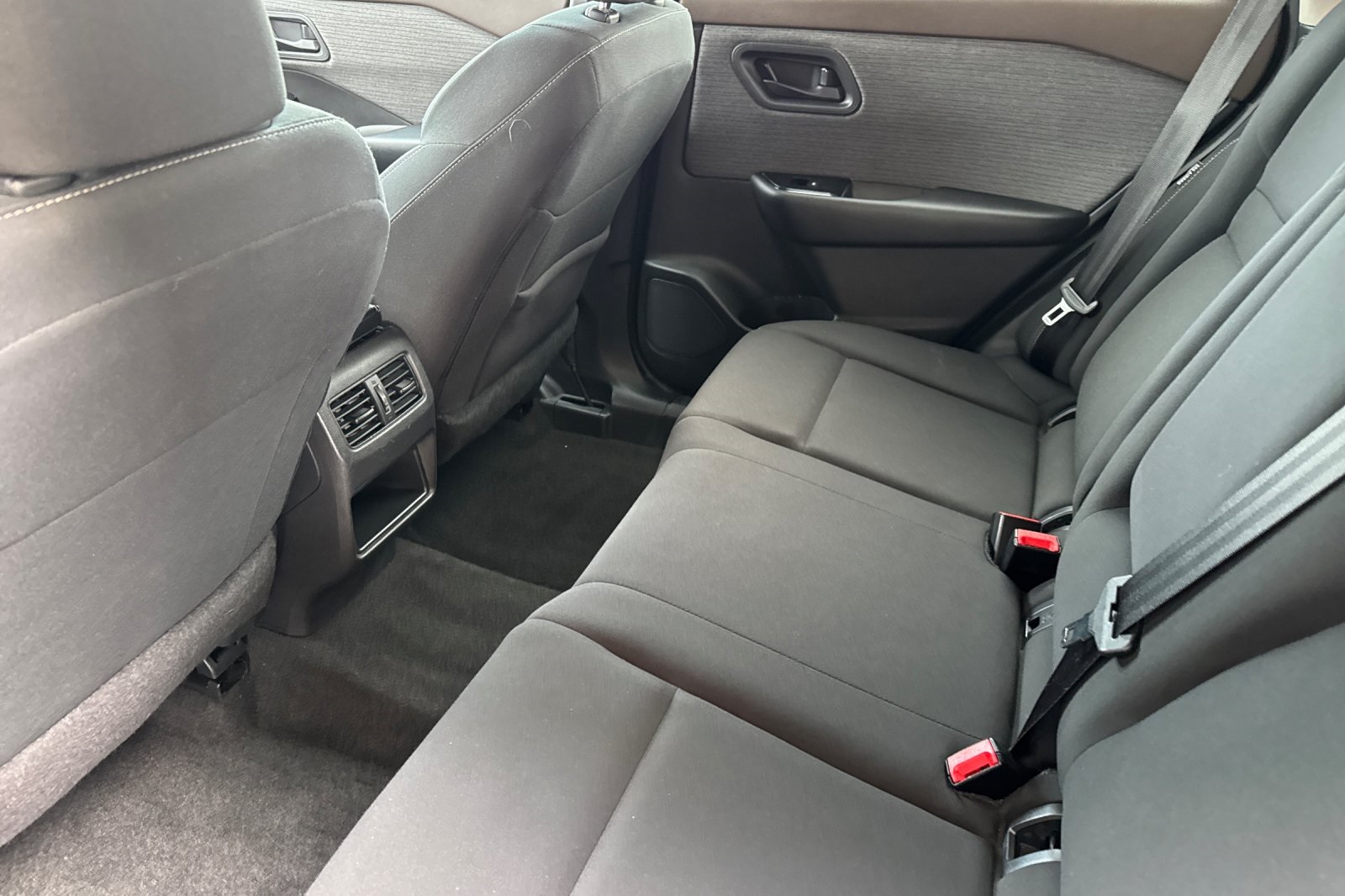 2023 Nissan Rogue S AWD photo 10