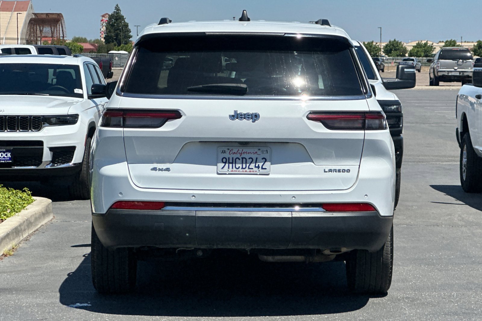 2023 Jeep Grand Cherokee Laredo photo 5