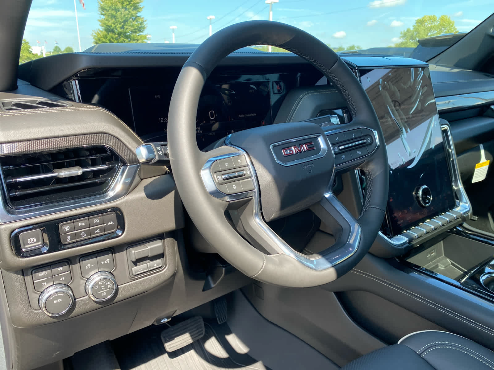 2025 Gmc Yukon photo 13