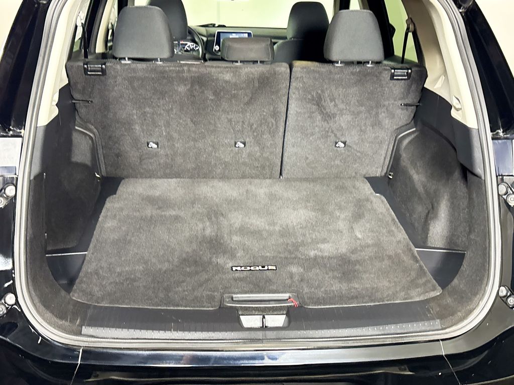 2024 Nissan Rogue SV photo 15