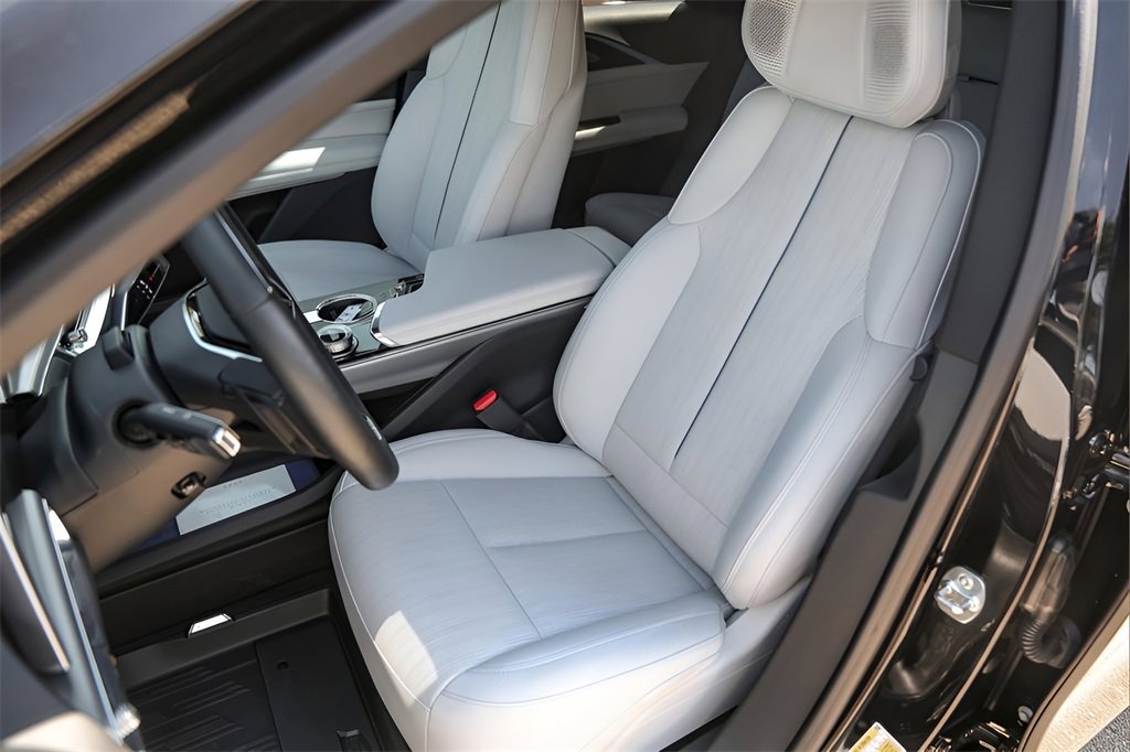 2024 Cadillac Lyriq Sport photo 7