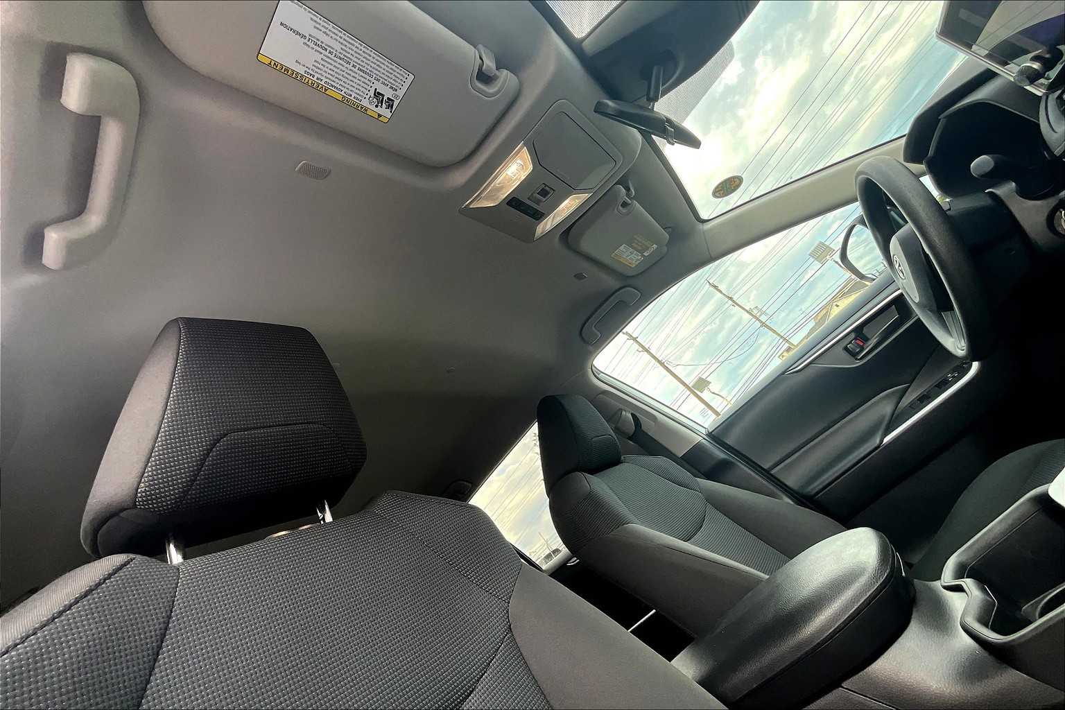 2024 Toyota RAV4 LE photo 6
