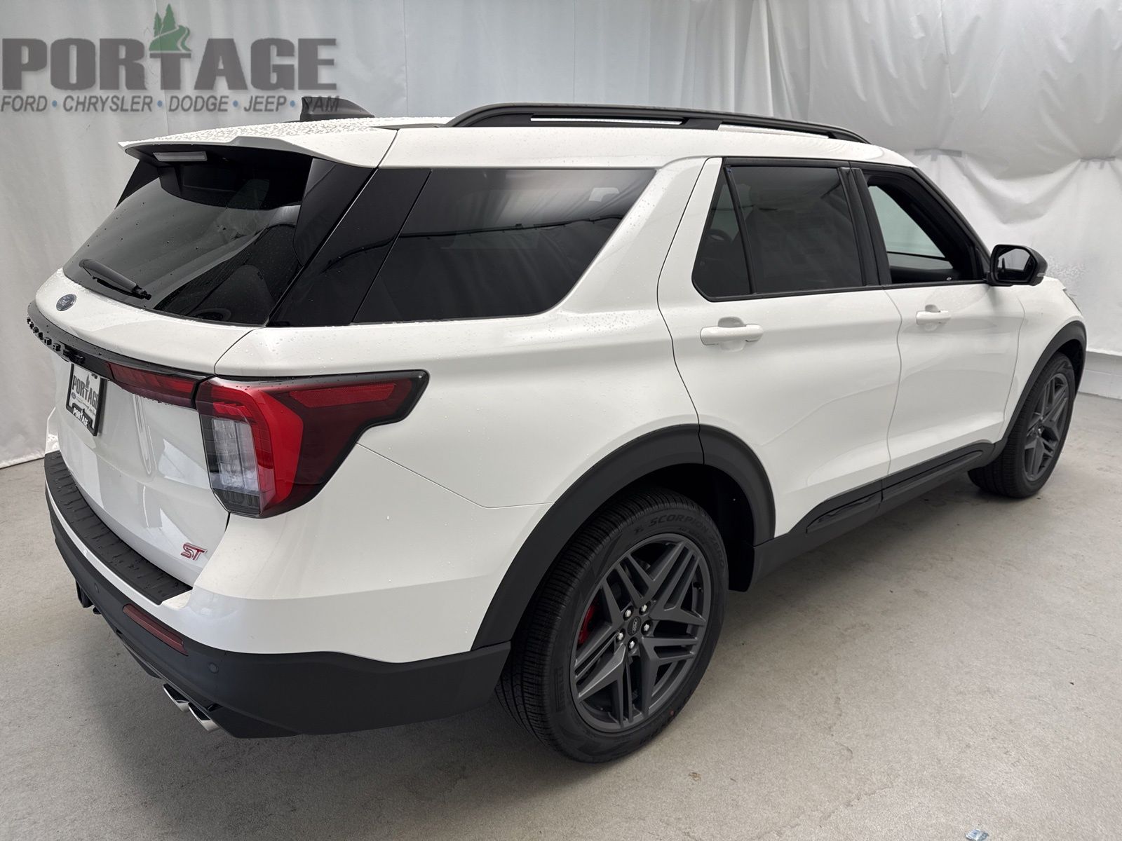 2025 Ford Explorer ST photo 2