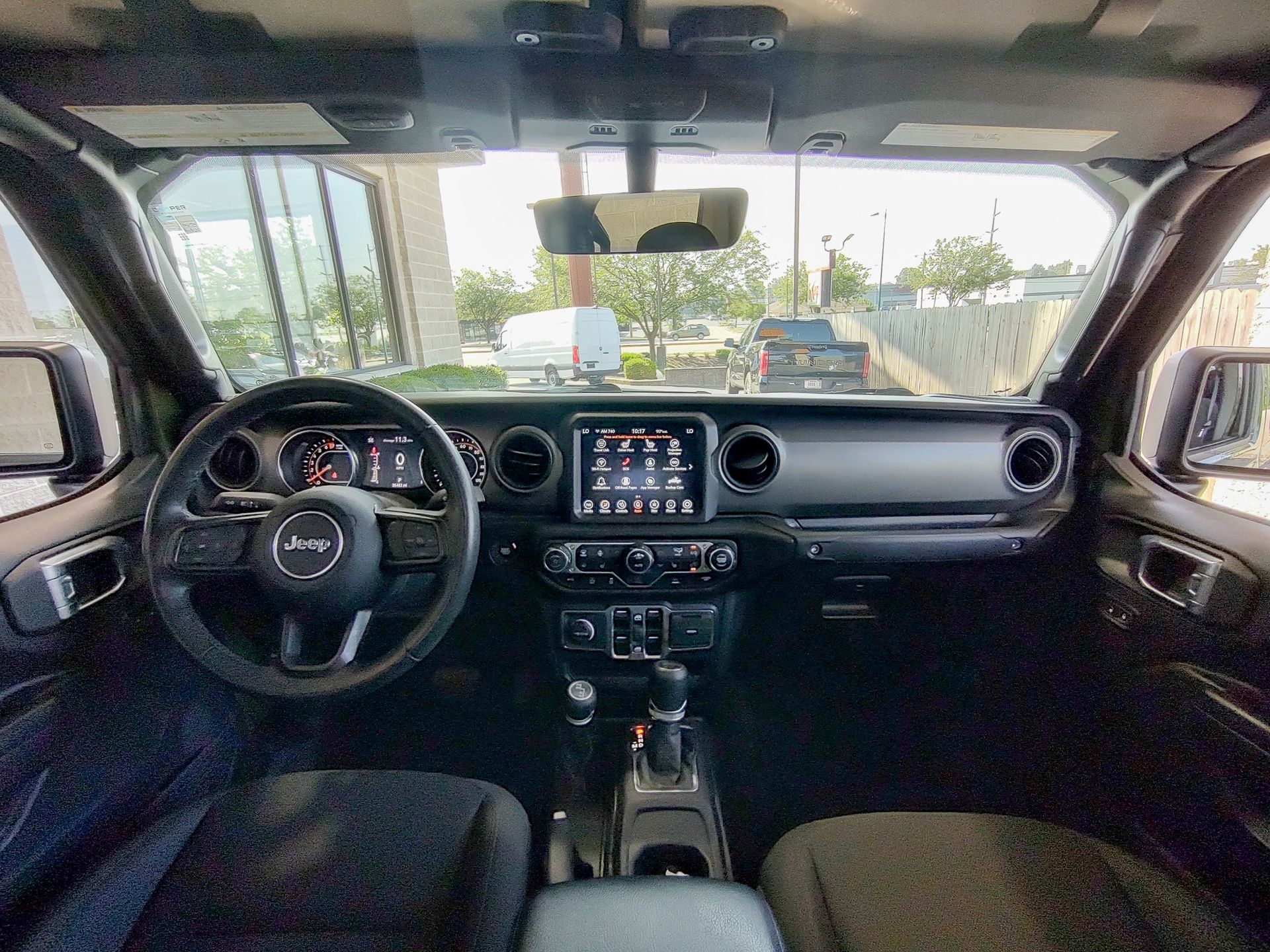 2022 Jeep Gladiator Willys photo 2