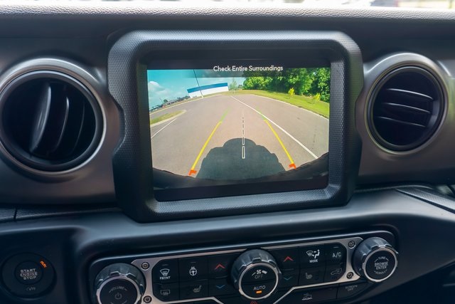 2023 Jeep Wrangler High Tide photo 18