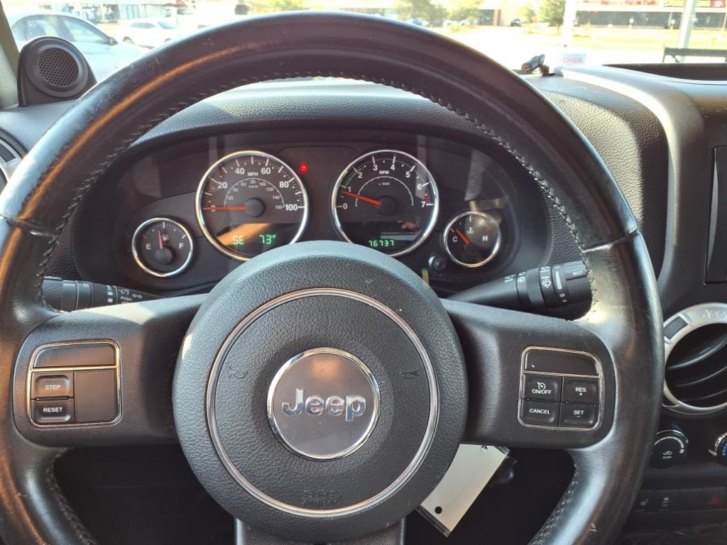 2012 Jeep Wrangler Sahara photo 11