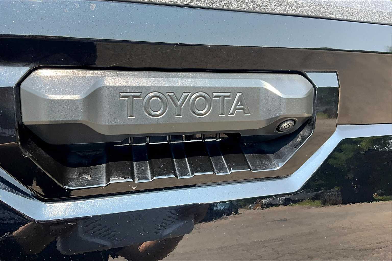 2024 Toyota Tundra SR5 CrewMax photo 27