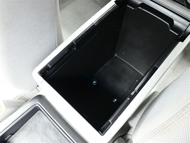 2016 Toyota Camry LE photo 4