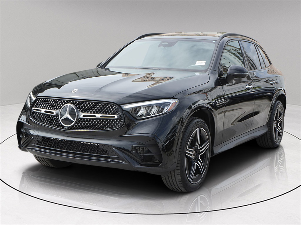 2024 Mercedes Benz GLC 300 photo 3