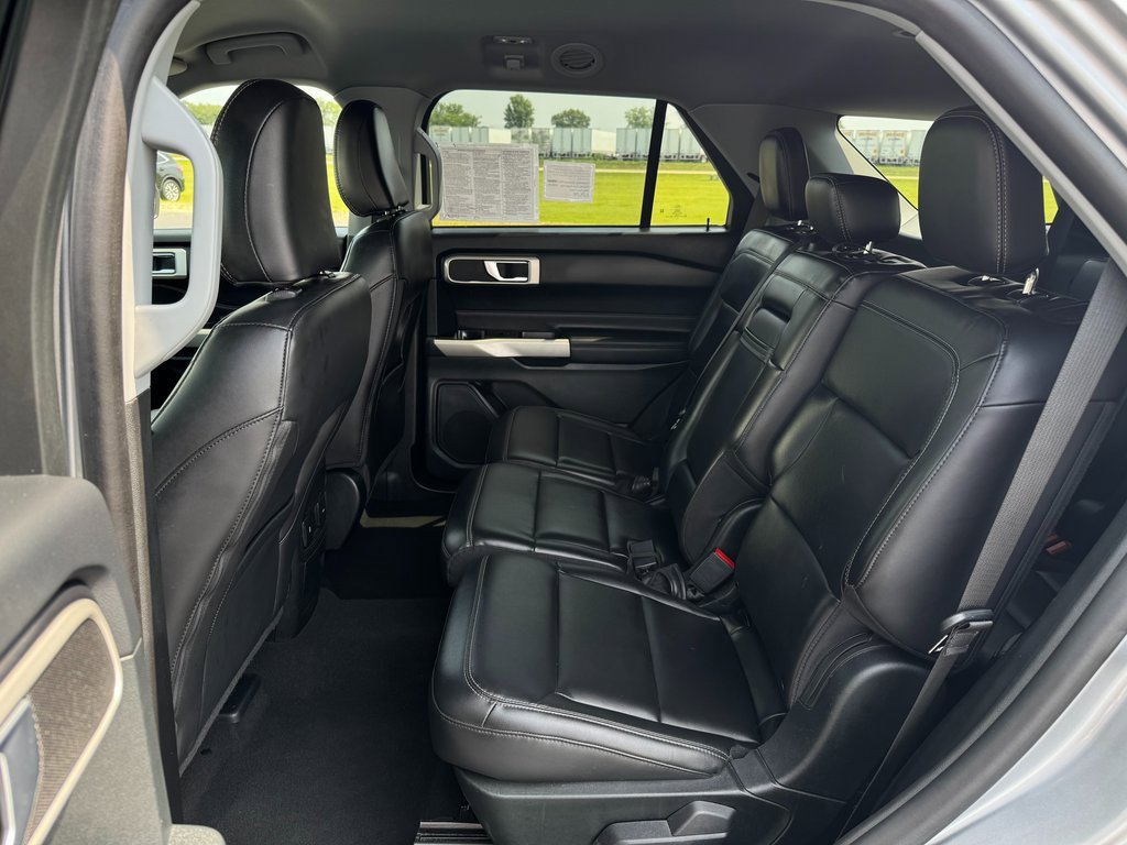 2023 Ford Explorer XLT photo 29