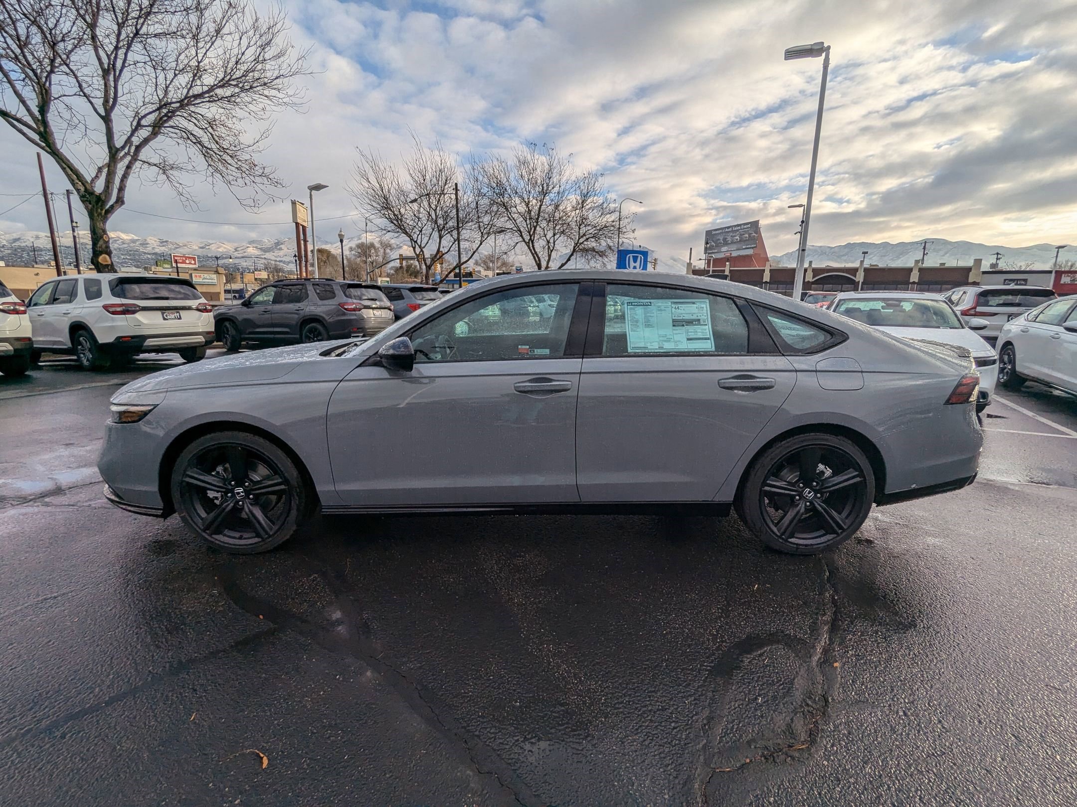 2025 Honda Accord Hybrid Sport-L photo 6