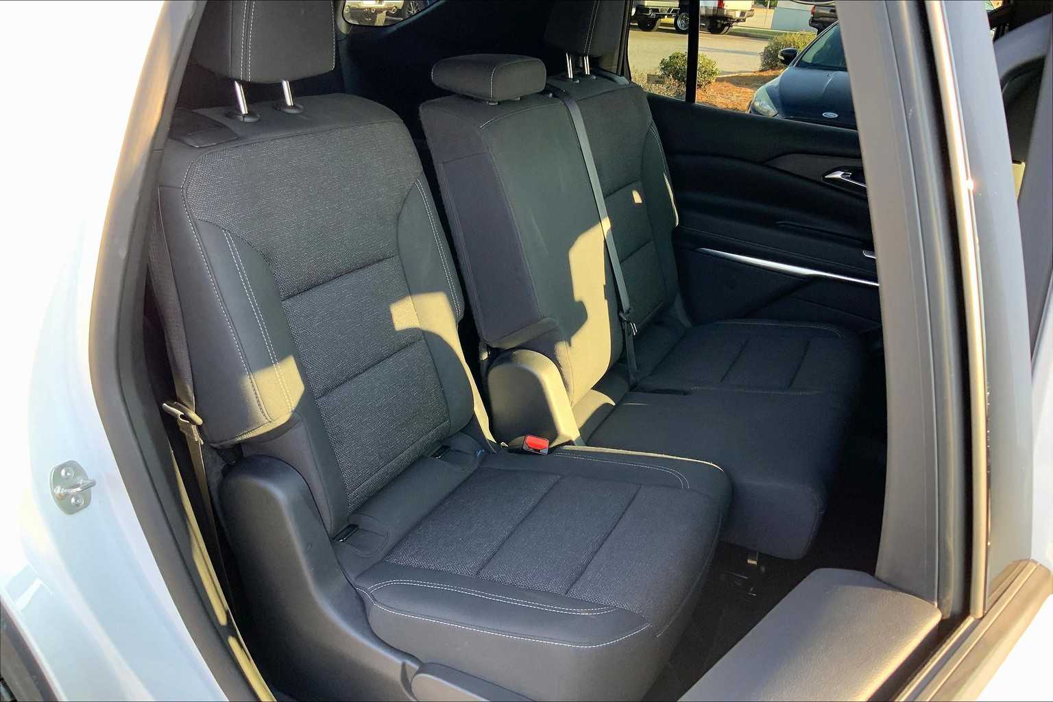 2024 Chevrolet Traverse LS photo 17