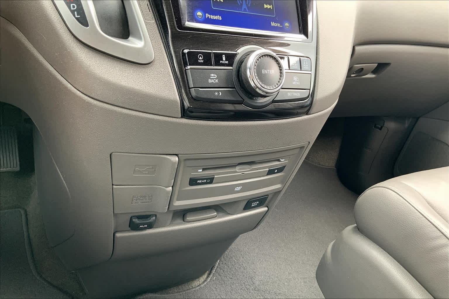 2015 Honda Odyssey Touring Elite photo 30