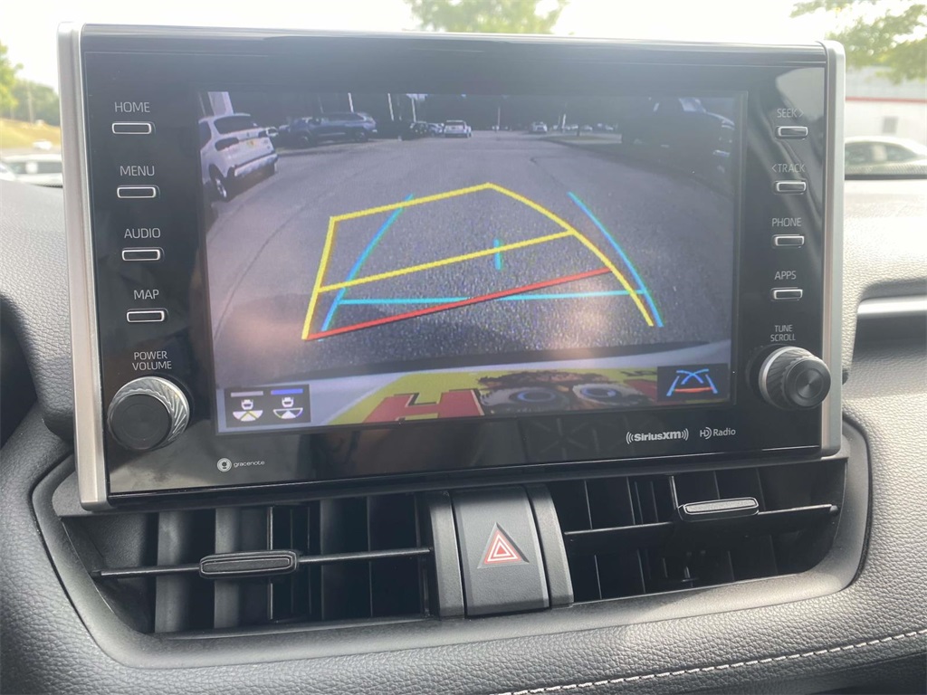 2022 Toyota RAV4 XLE photo 18