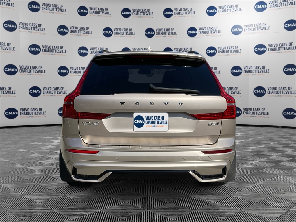 2024 Volvo XC60 B5 Plus photo 4