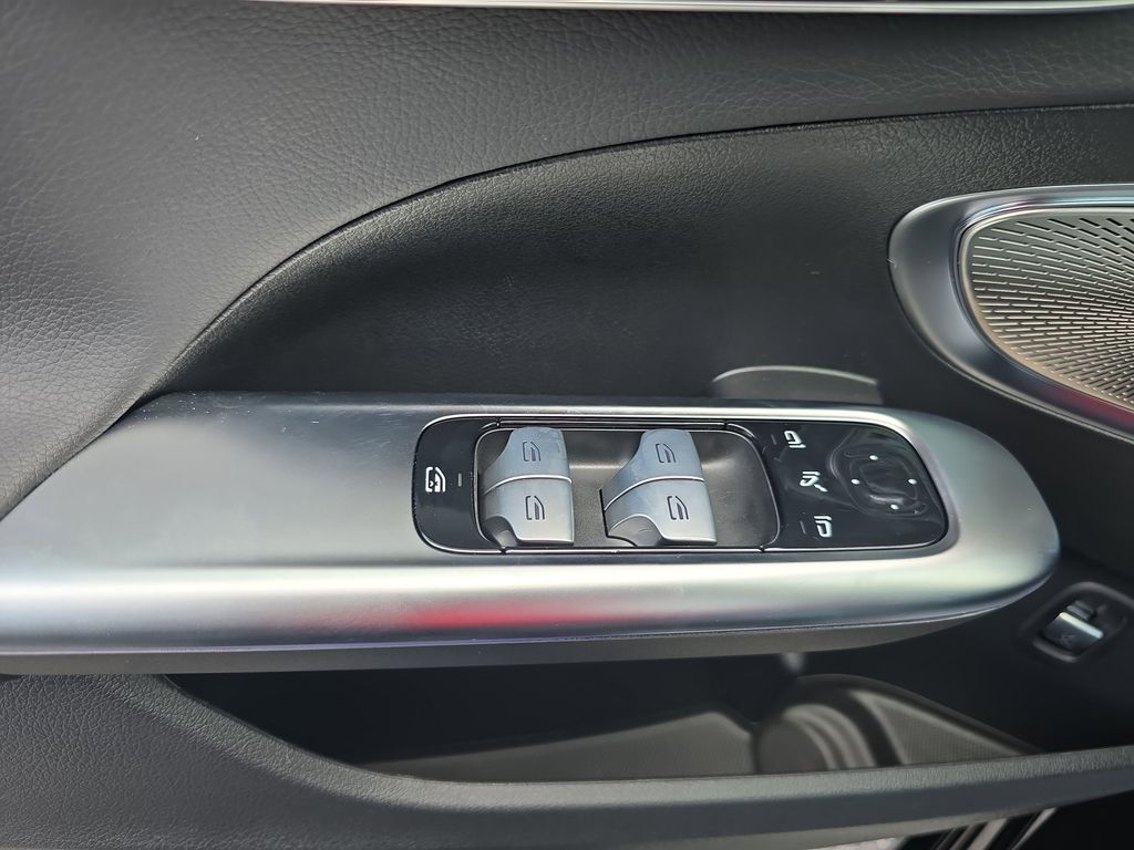 2025 Mercedes Benz C 300 photo 29