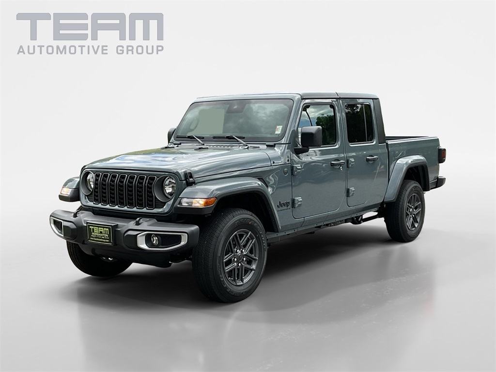 2025 Jeep Gladiator Sport photo 3