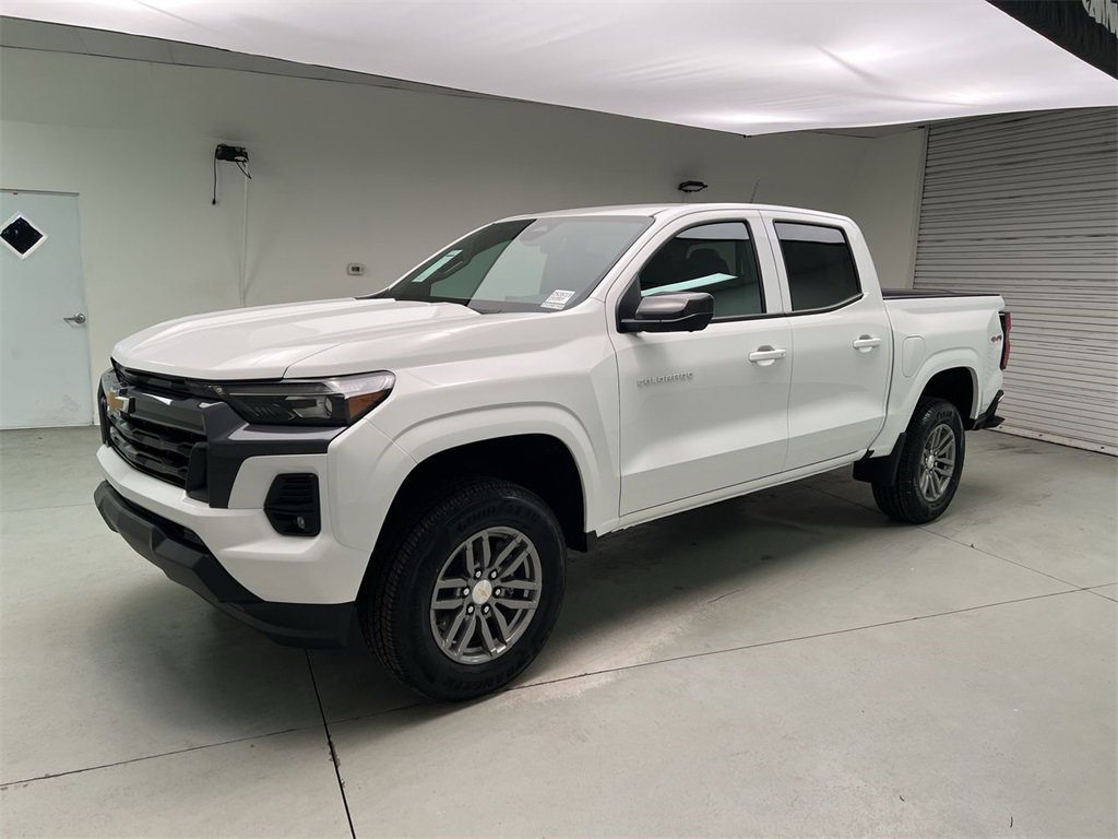 2025 Chevrolet Colorado Work Truck LT photo 4