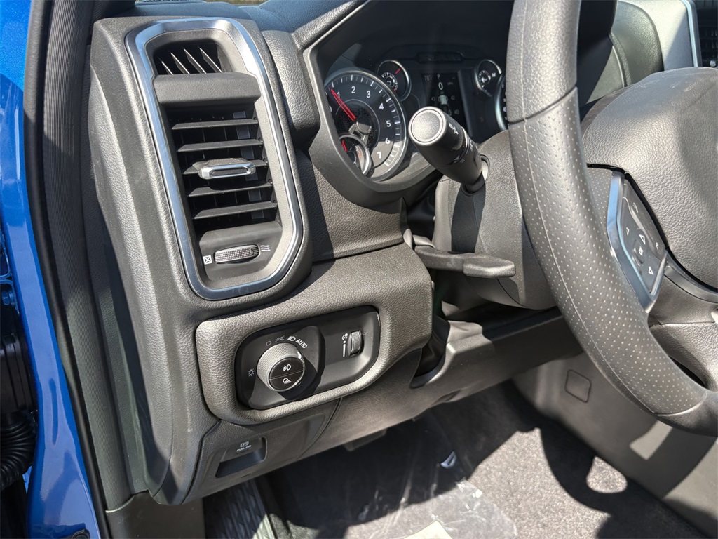 2025 Ram 1500 Big Horn photo 17