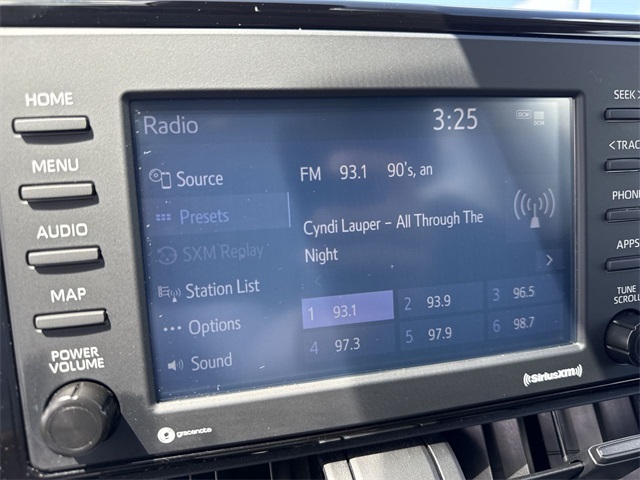 2022 Toyota RAV4 XLE photo 16
