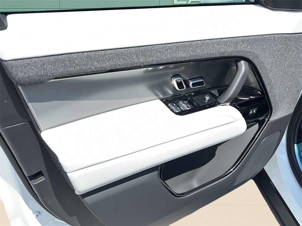 2025 Land Rover Range Rover Sport SE photo 22