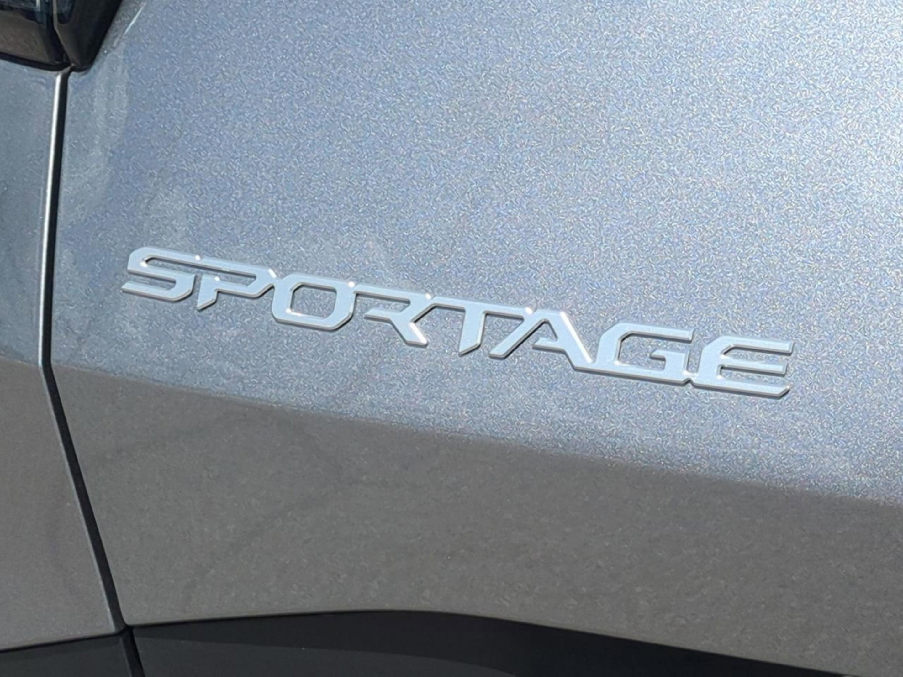 2026 Kia Sportage Hybrid LX photo 12