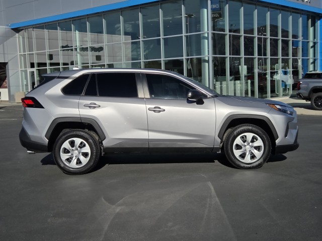 2023 Toyota RAV4 LE photo 2