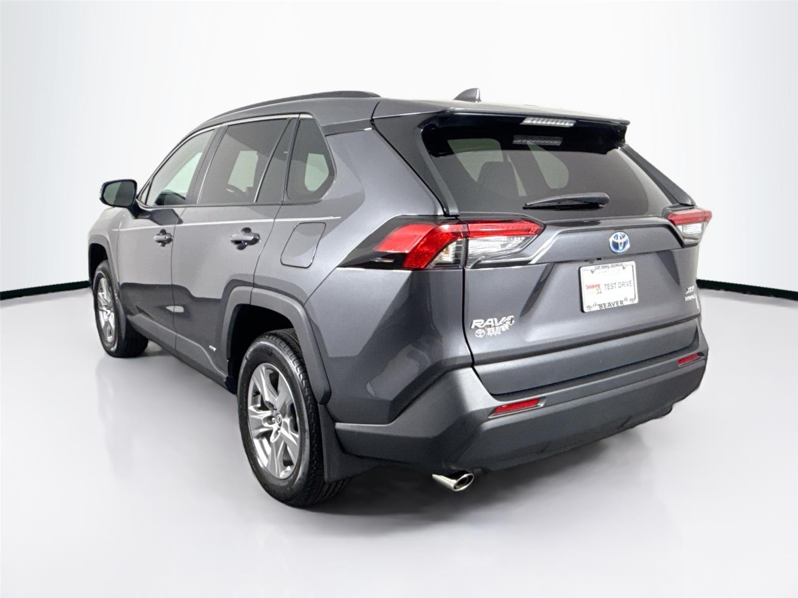 2024 Toyota RAV4 Hybrid XLE photo 7