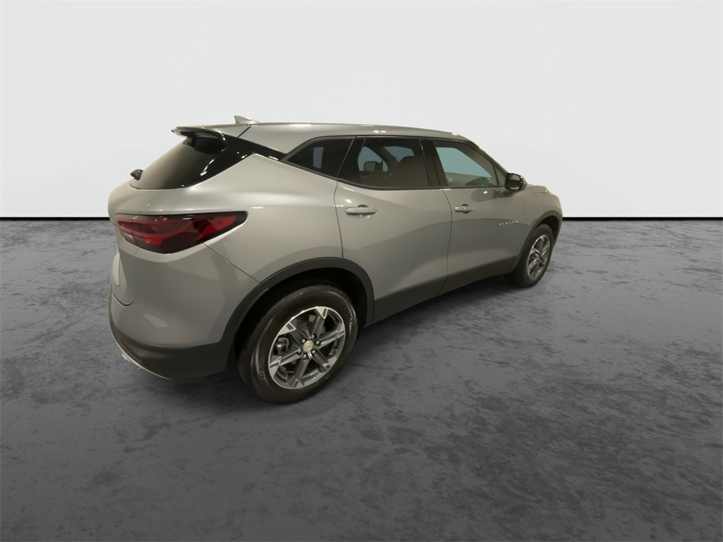 2025 Chevrolet Blazer 2LT photo 8