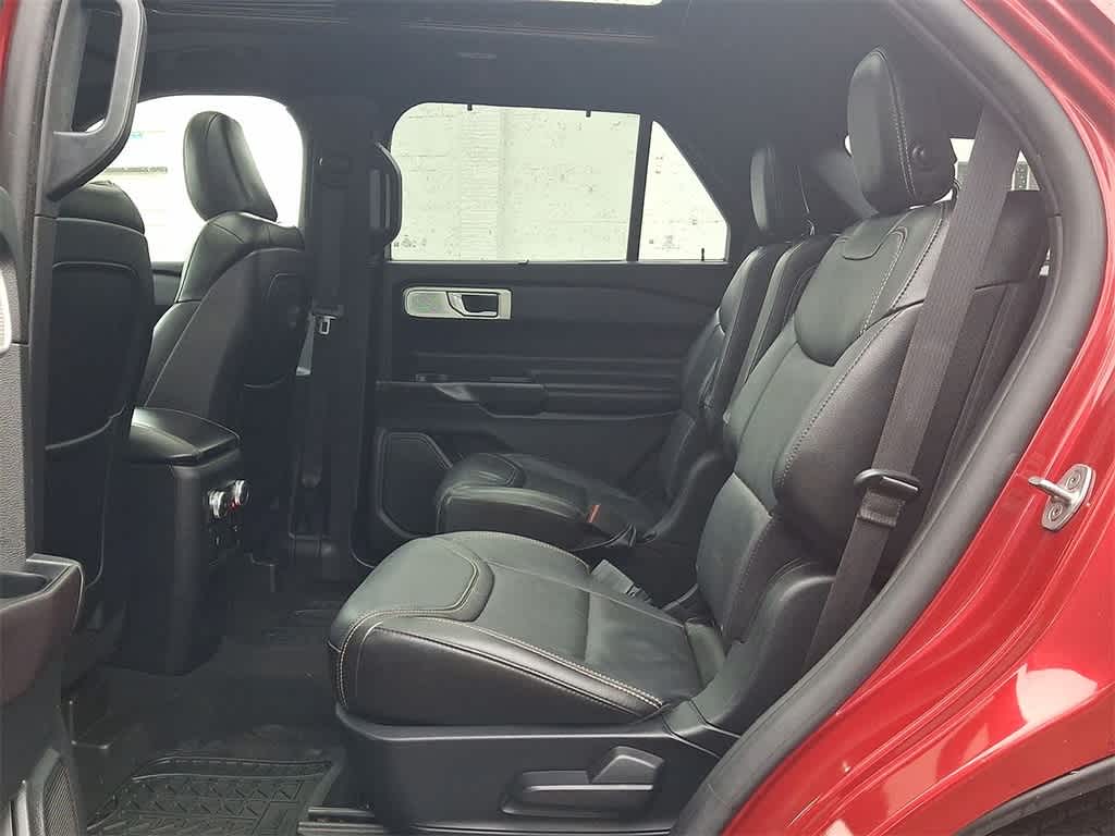 2020 Ford Explorer ST photo 24