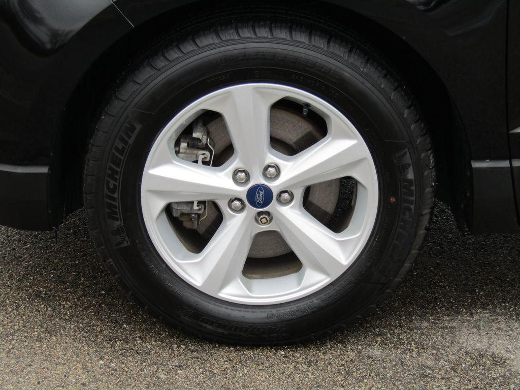 2018 Ford Edge SE photo 4