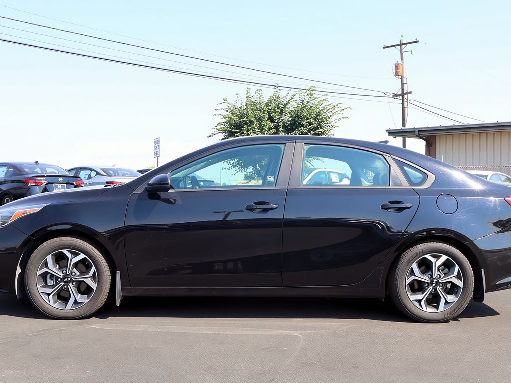 2019 Kia Forte LXS photo 4