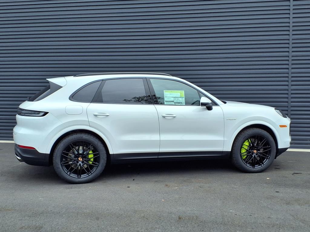2025 Porsche Cayenne E-Hybrid photo 28
