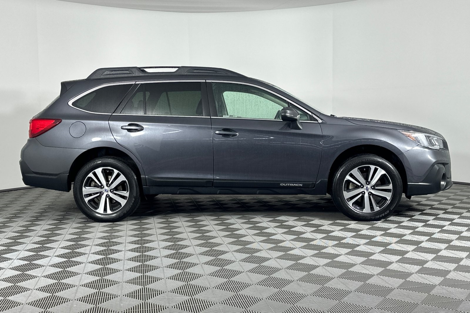 2019 Subaru Outback 2.5i photo 3