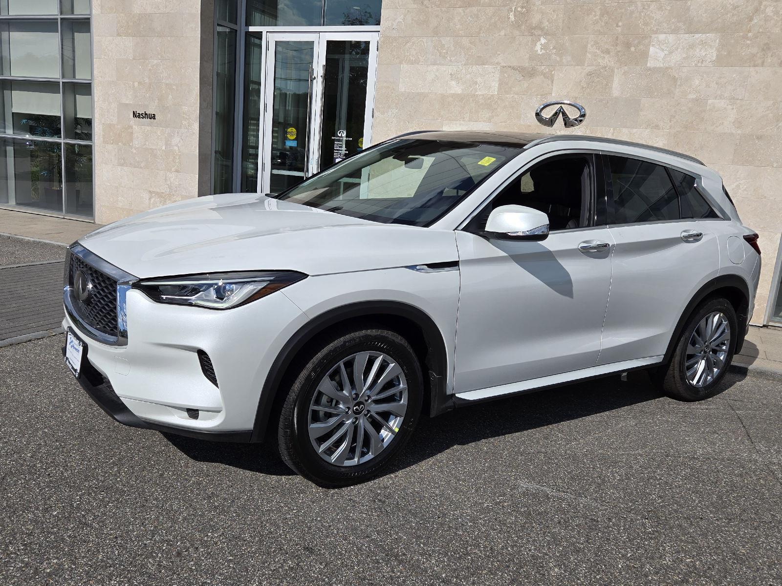 2025 Infiniti QX50 Luxe AWD photo 2