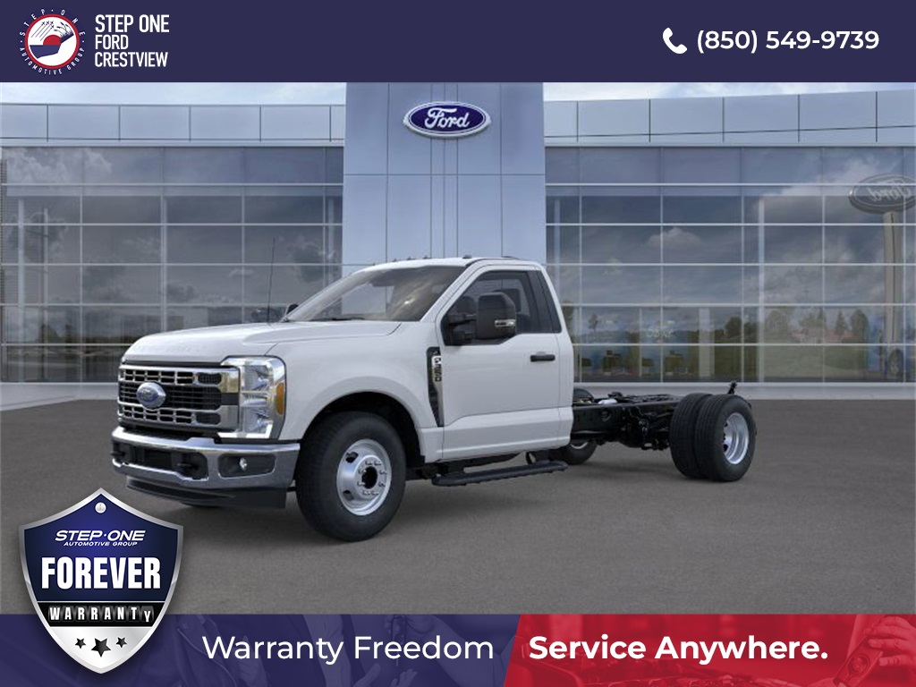 2025 Ford F-350 Super Duty Chassis Cab XL's photo