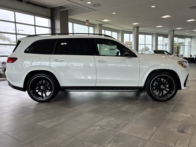 2025 Mercedes Benz GLS 450 4MATIC photo 2