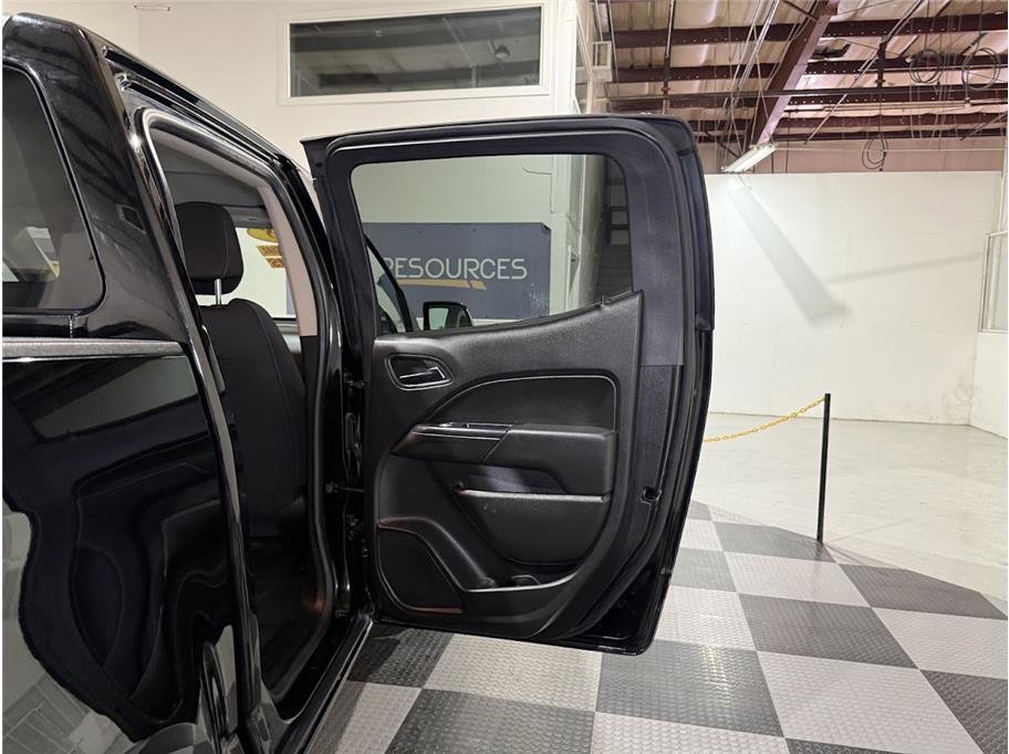 2018 Chevrolet Colorado LT photo 22