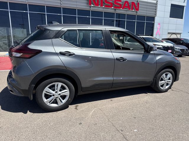 2024 Nissan Kicks S photo 6