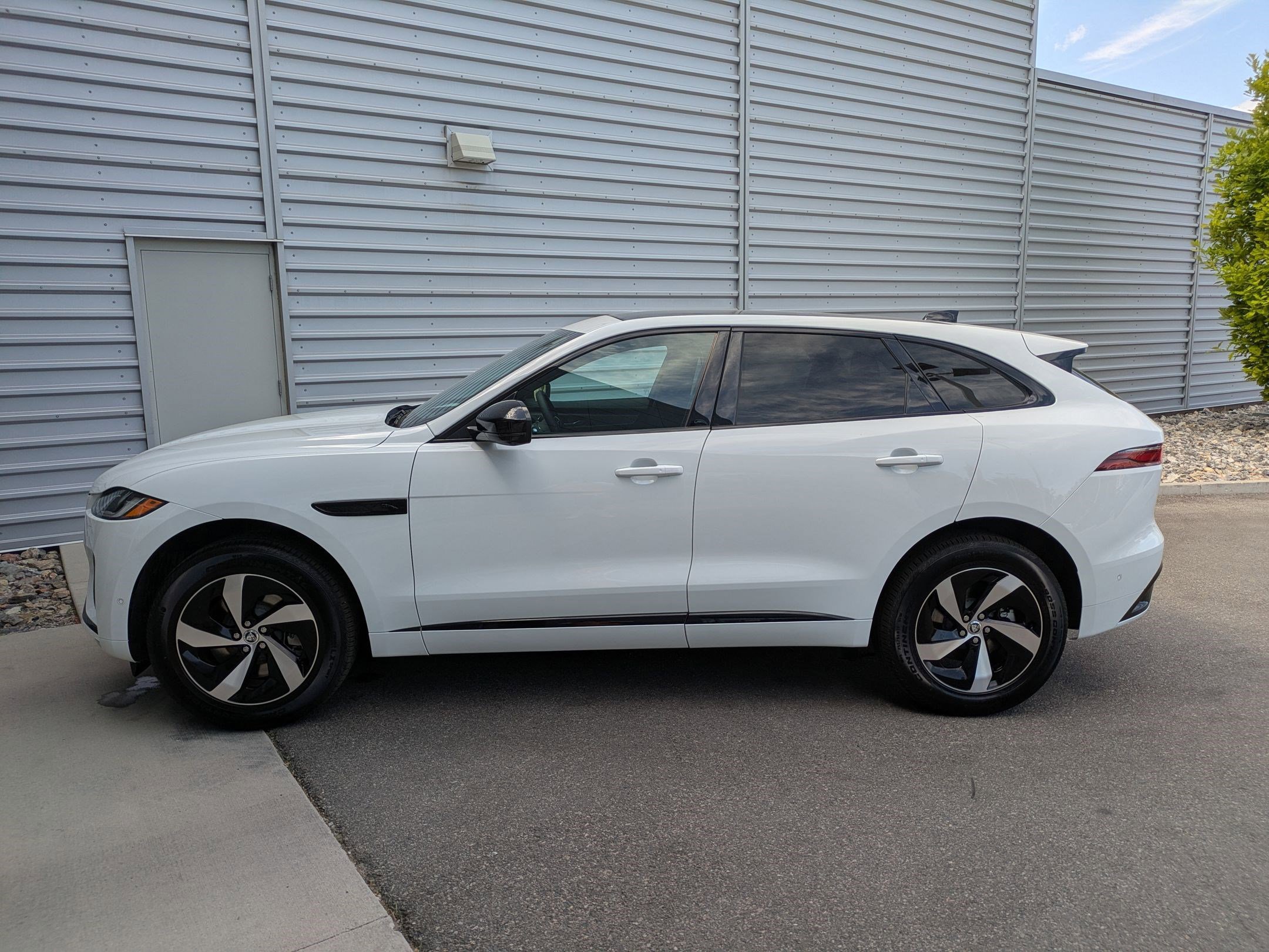 2026 Jaguar F-PACE P250 R-Dynamic S photo 2