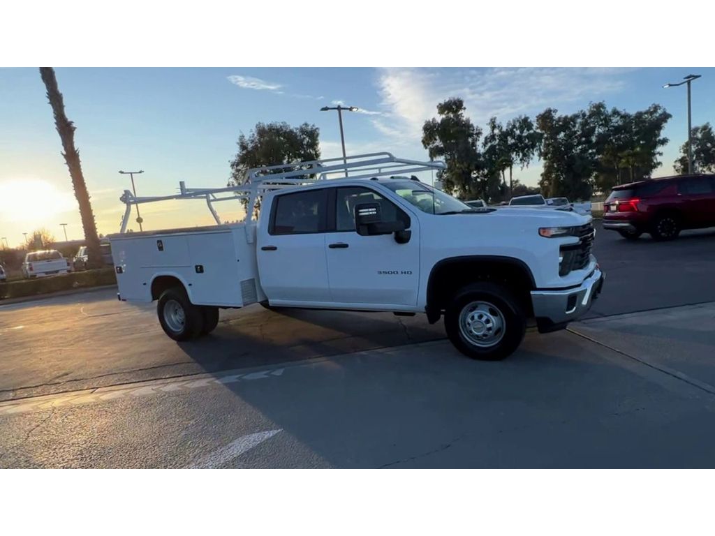 2024 Chevrolet Silverado 3500HD Work Truck photo 2