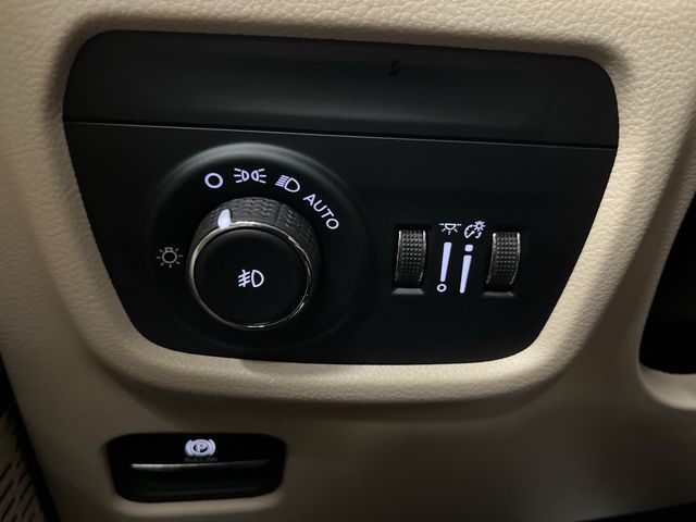 2024 Jeep Grand Cherokee Limited photo 22