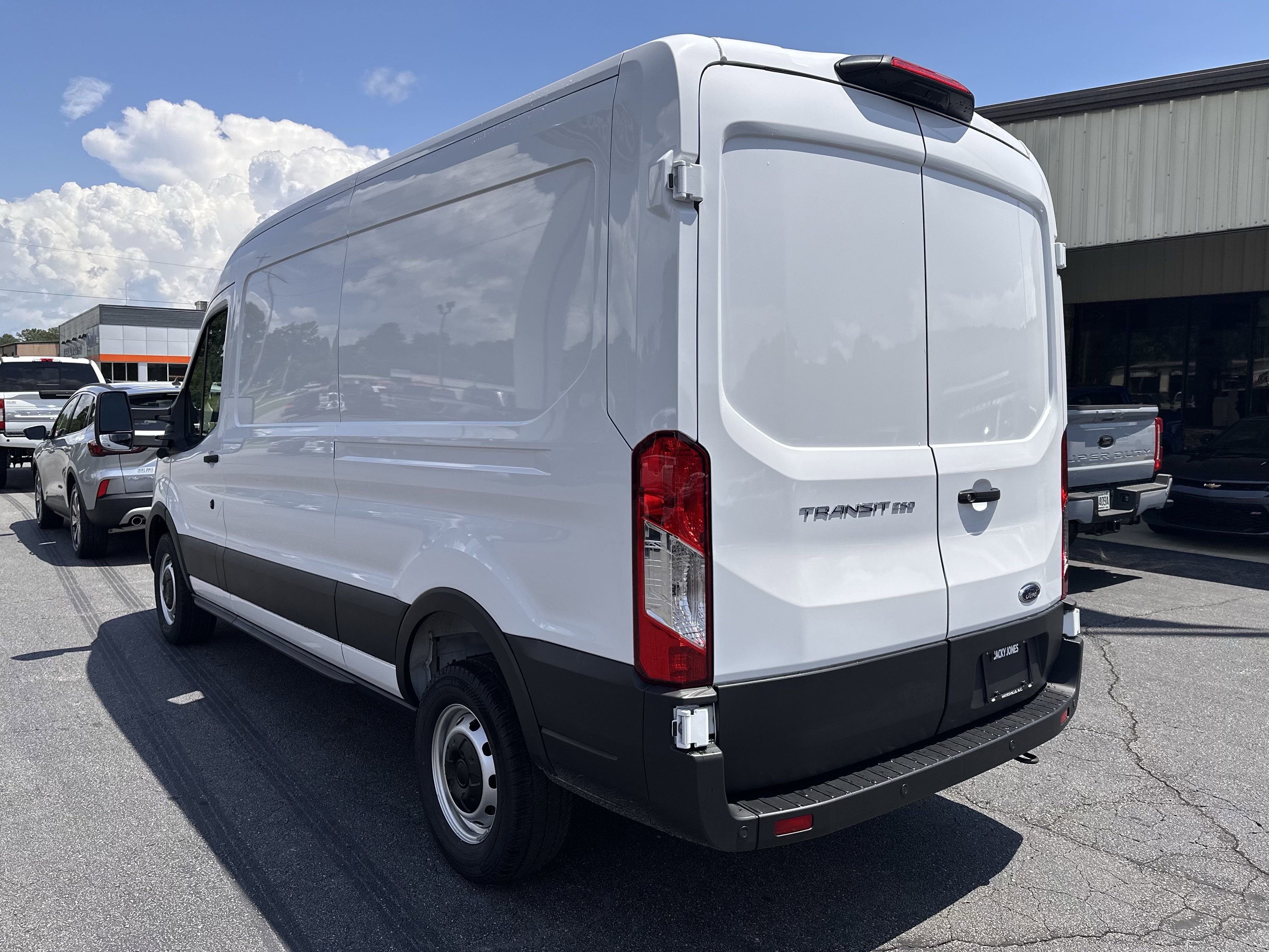2025 Ford Transit Cargo Van photo 4