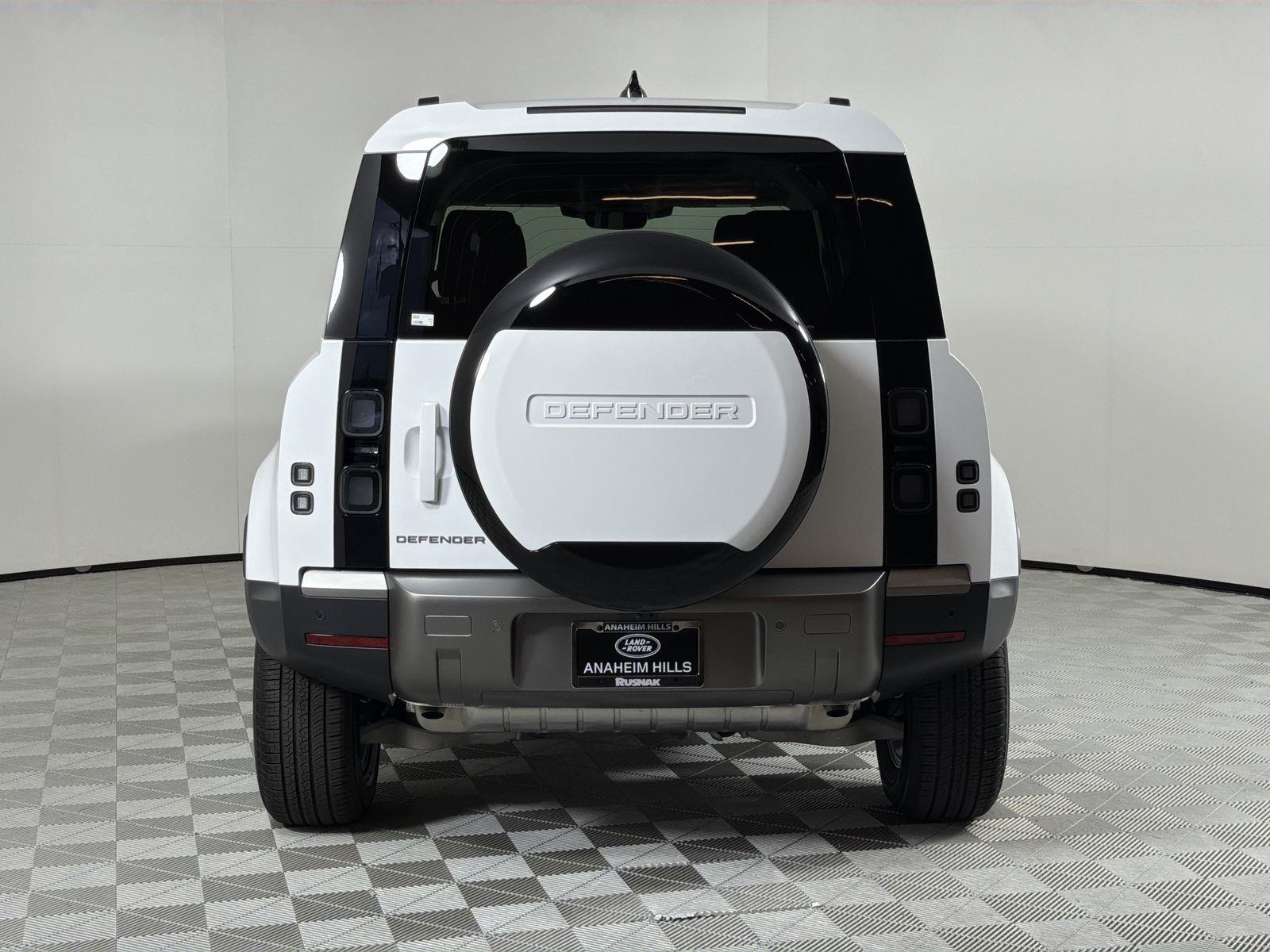 2026 Land Rover Defender 110 S photo 4