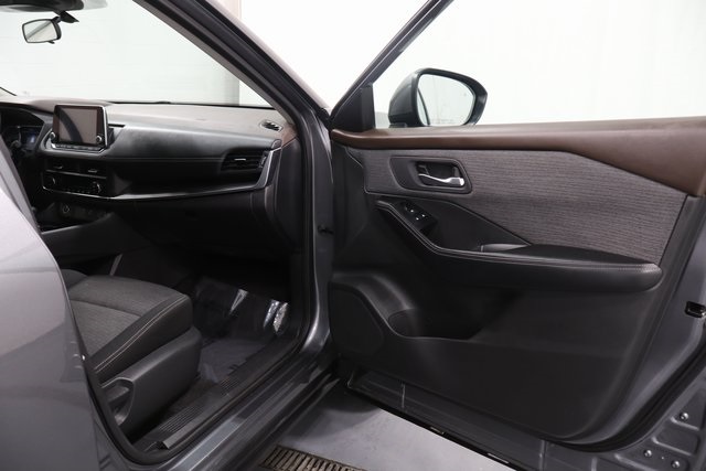 2023 Nissan Rogue SV photo 12