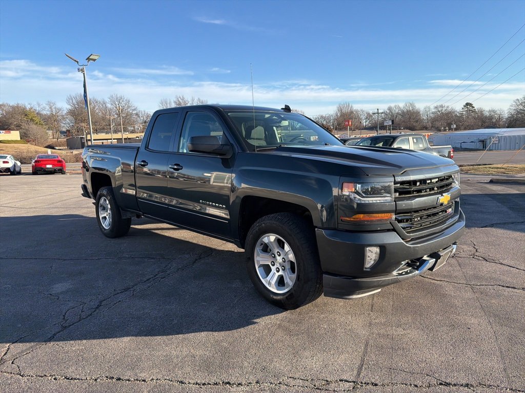 Used 2017 Chevrolet Silverado 1500 LT Z71 with VIN 1GCVKREC2HZ366900 for sale in Kansas City