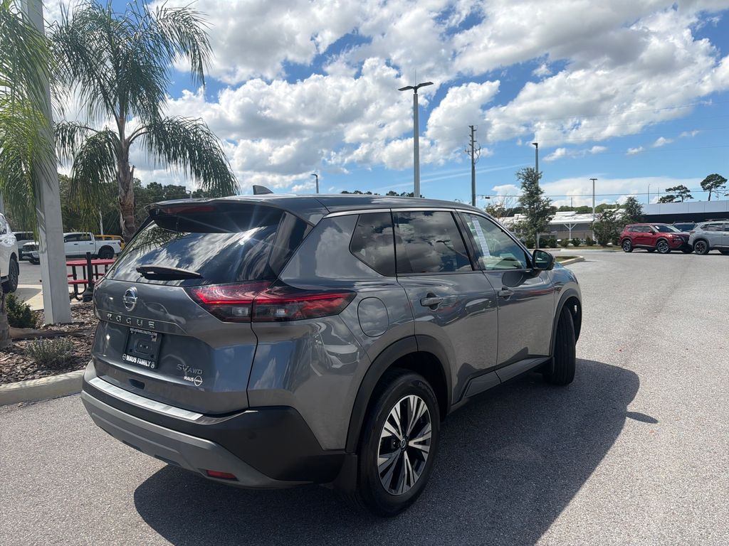 2021 Nissan Rogue SV photo 7