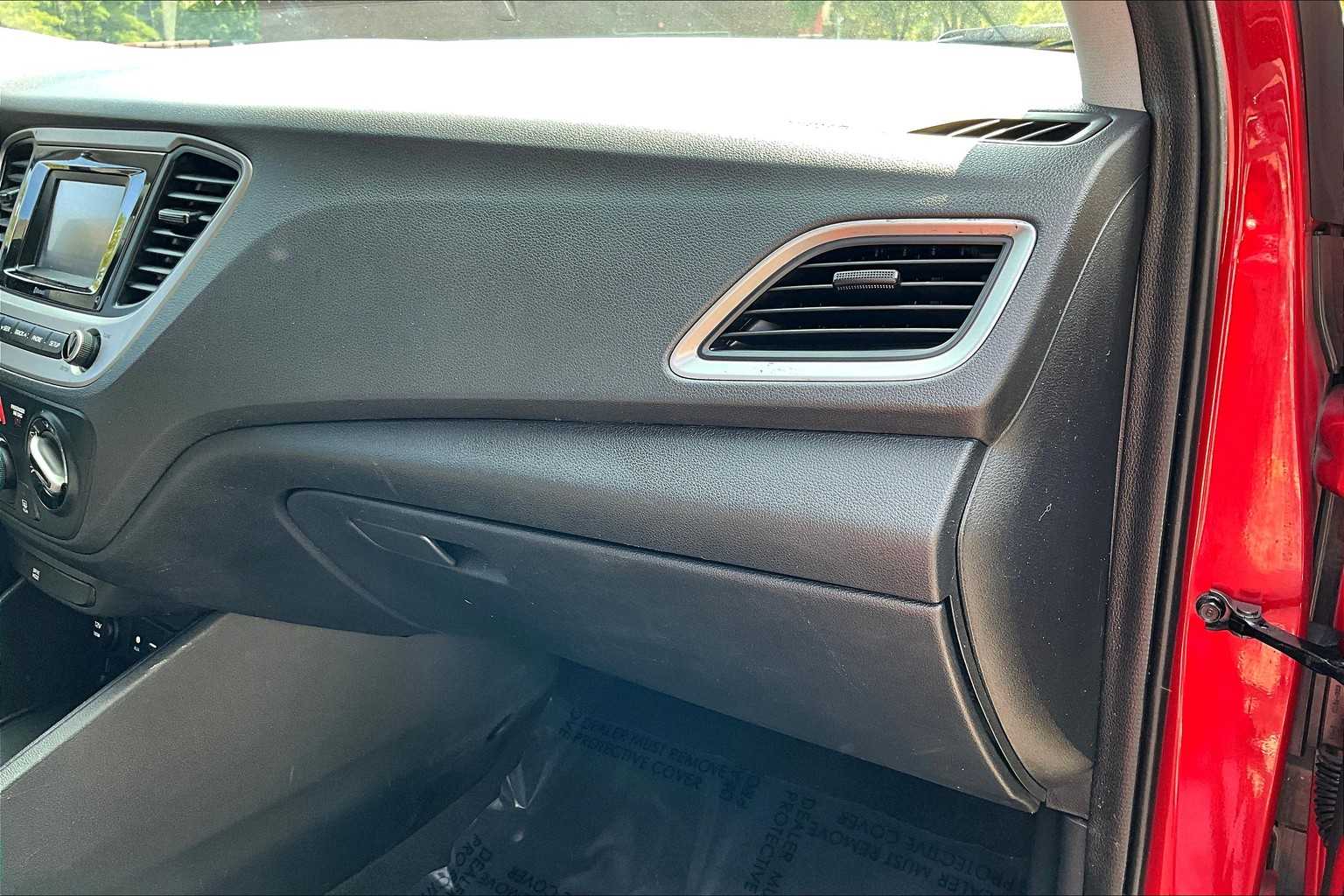 2020 Hyundai Accent SE photo 18