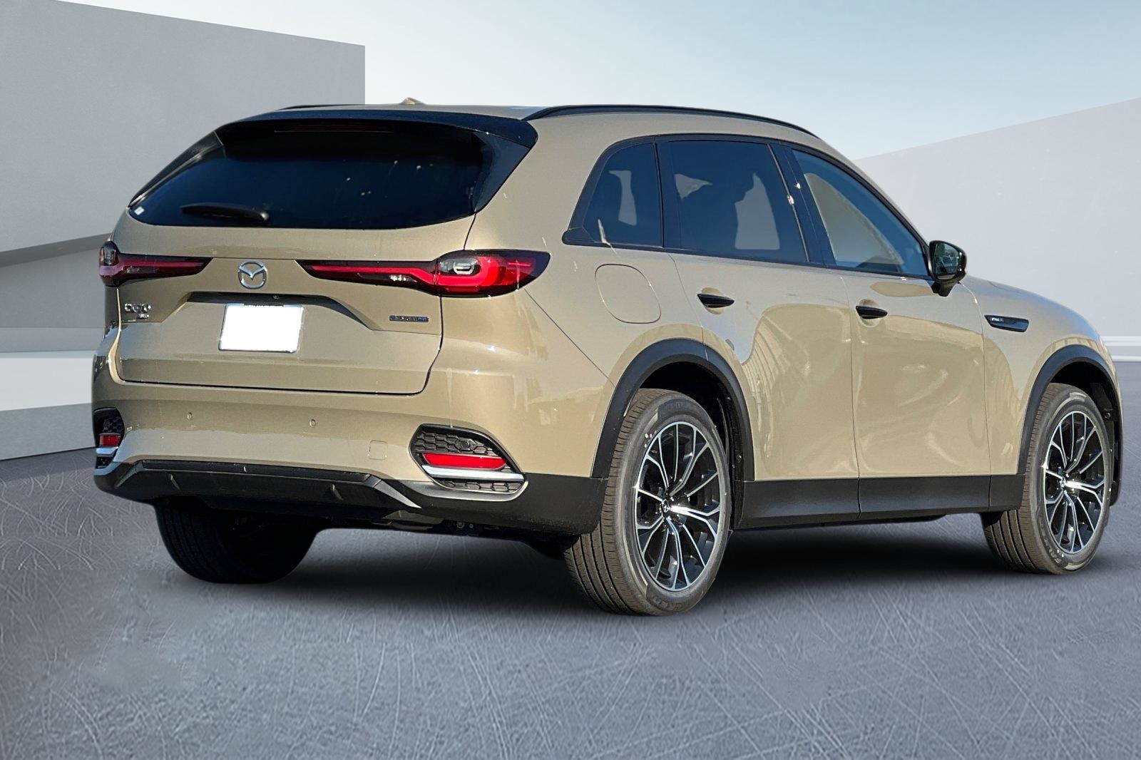 2025 Mazda CX-70 Premium Plus photo 3