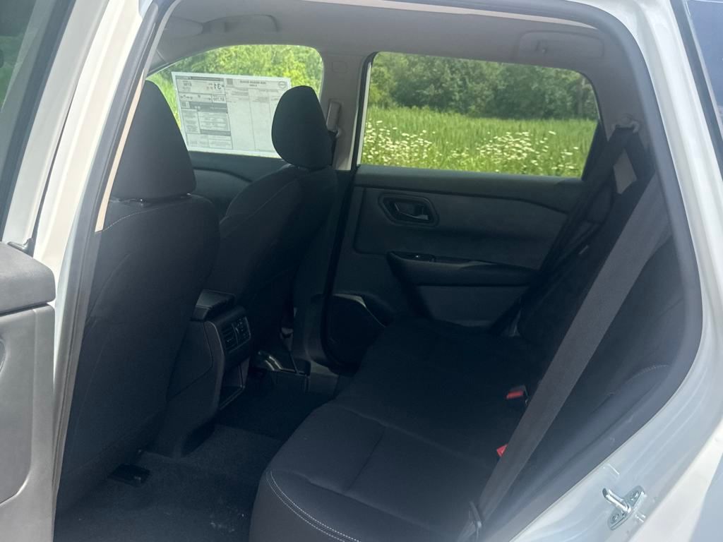 2026 Nissan Rogue S photo 12